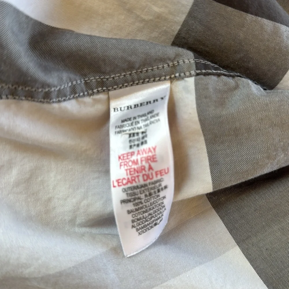 Burberry Short Sleeve Button down - Picture 4 of 5